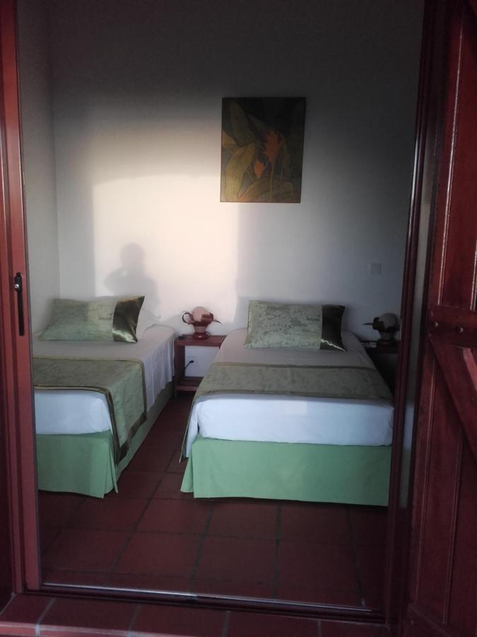 Chambre D'Hotes "Villa Rayon Vert" Deshaies Exterior foto